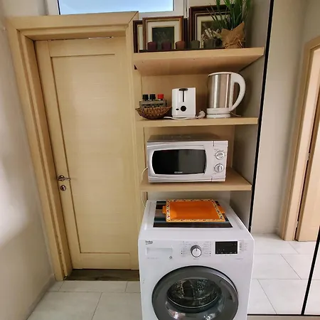 Francie's Apartment, Apartment Tirana