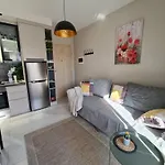Francie's Apartment, Apartment Tirana
