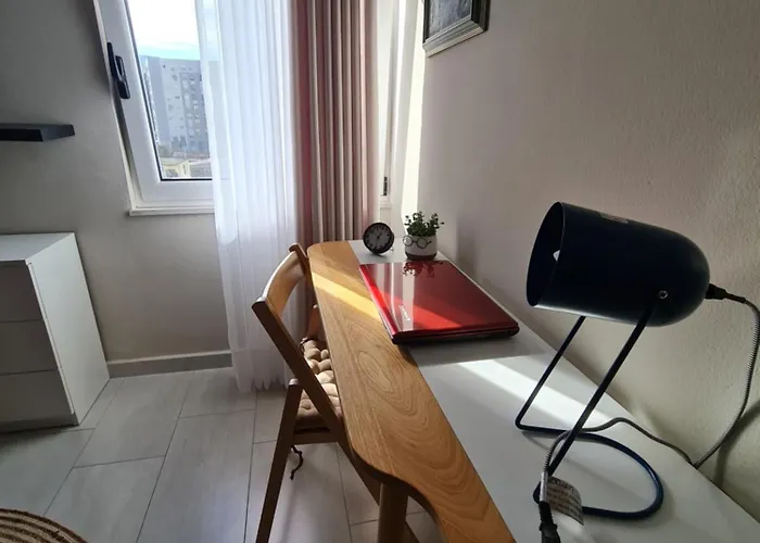 Francie's Apartment, Tirana